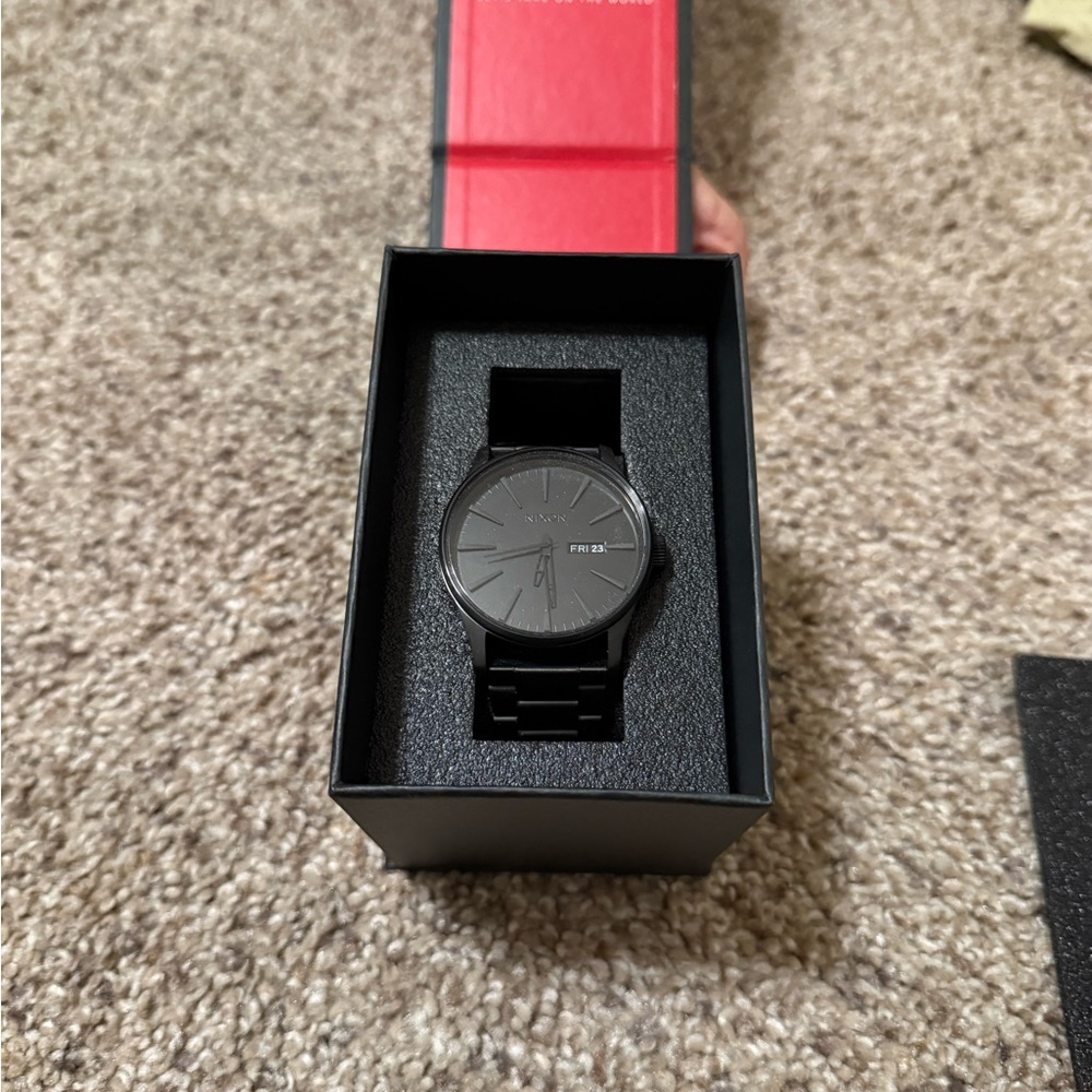 Nixon Sentry 51 with Presentation Box